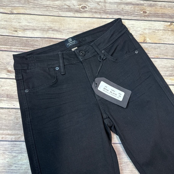 Just Black Mid-Rise Straight leg Super Stretch Black Jeans 25 - Picture 2 of 4